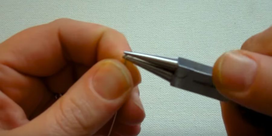 Creating Coils with round nose pliers
